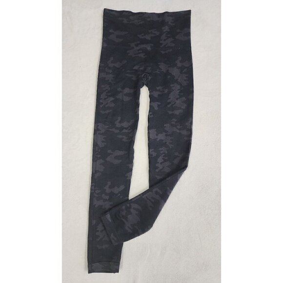 Spanx EcoCare Seamless Leggings Black Camo, Large - Picture 2 of 6